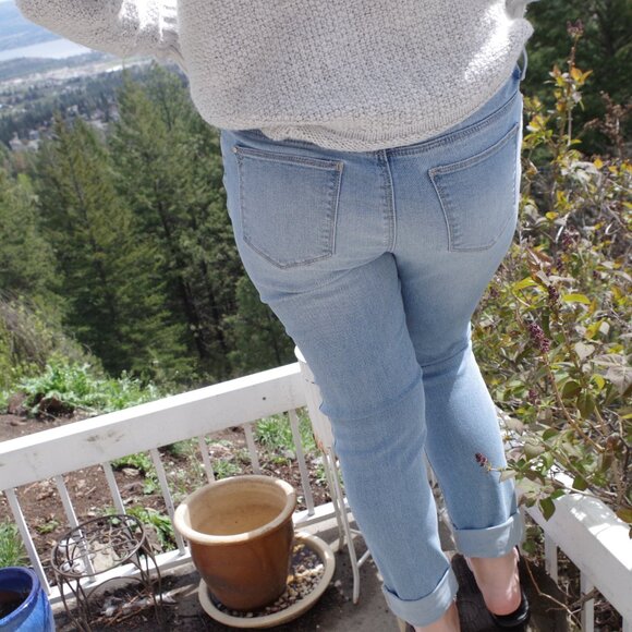 Chico's Embroidered Women's Jeans Ankle - Picture 3 of 7